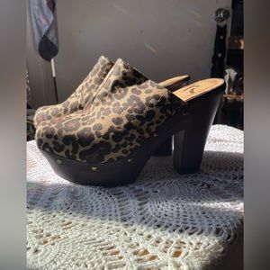Leopard Clogs